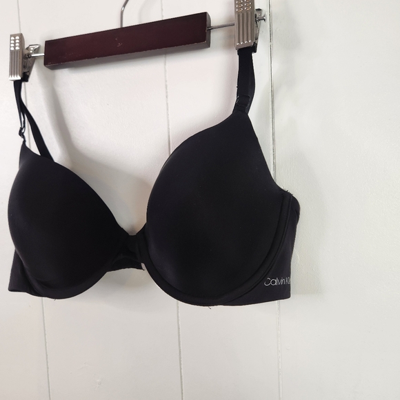 Calvin Klein Black Underwire Plunge T-Shirt Bra 3232200 Size 36B Lingerie - Picture 3 of 7